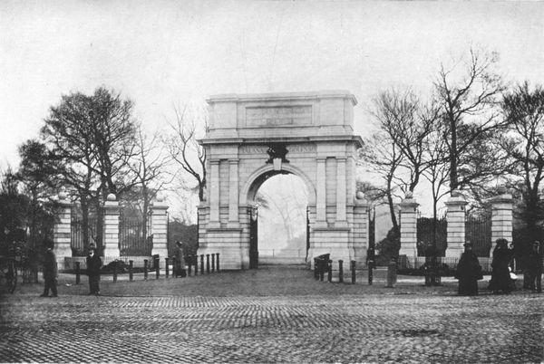Memorial Arch Stephen's Green Dublin